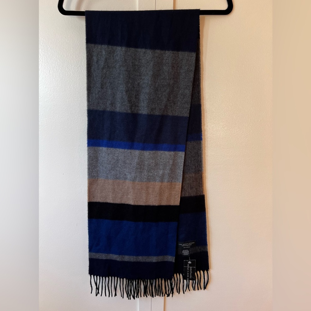 The Men’s Store Bloomingdales NWT New Men’s Blue And Gray Striped Scarf